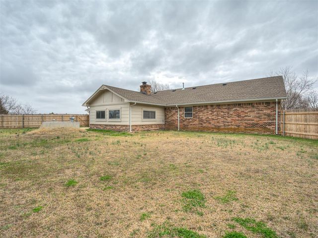 16 Orlando Drive, Shawnee, OK 74804