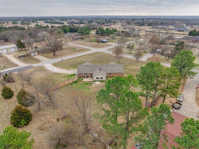 16 Orlando Drive, Shawnee, OK 74804