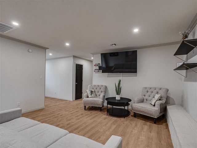 16 Orlando Drive, Shawnee, OK 74804