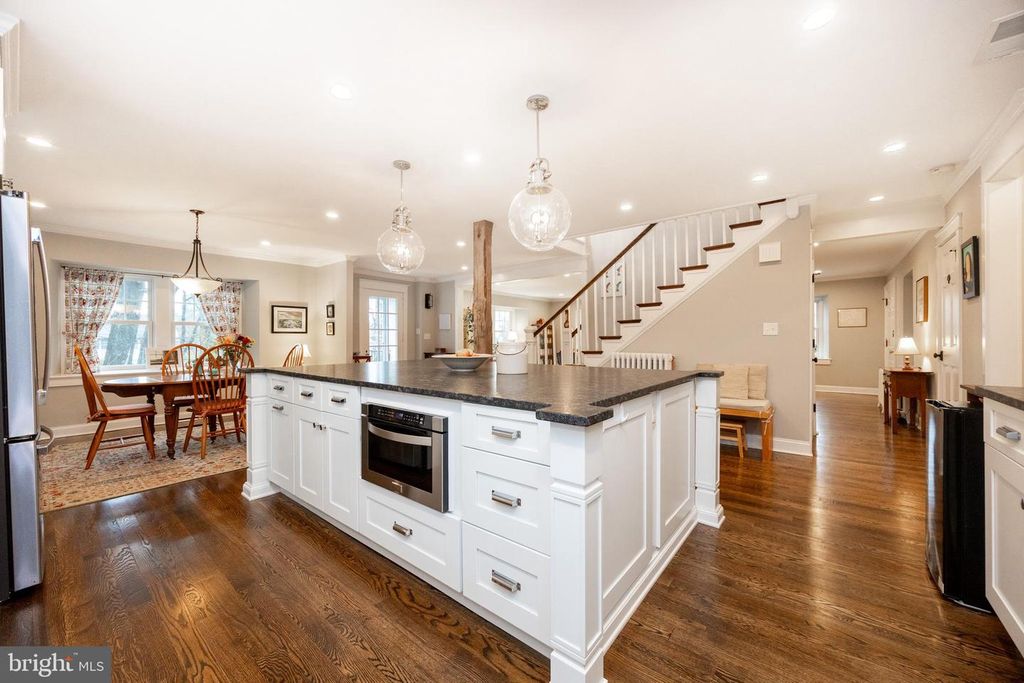 Image 12 of property listing at 57 GRUBB RD, Malvern, PA 19355