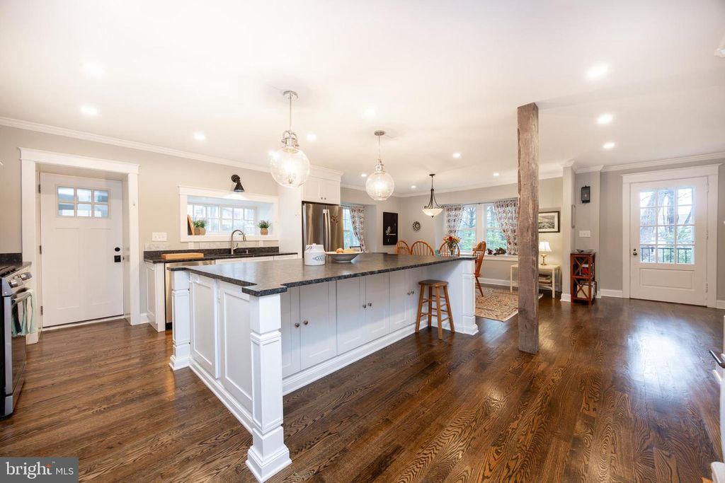 Image 14 of property listing at 57 GRUBB RD, Malvern, PA 19355