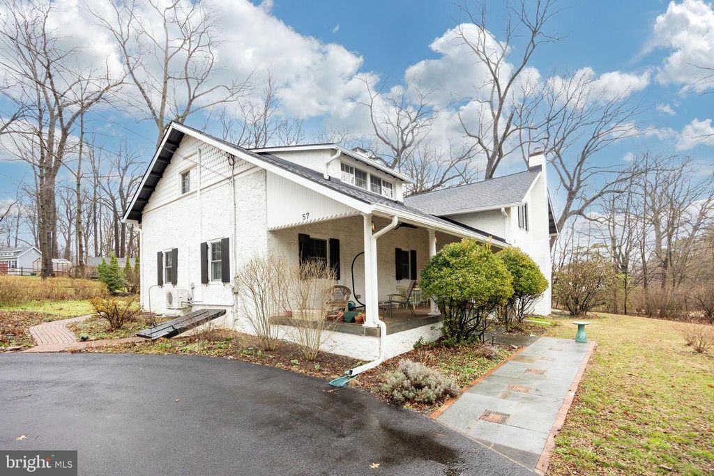 Image 2 of property listing at 57 GRUBB RD, Malvern, PA 19355