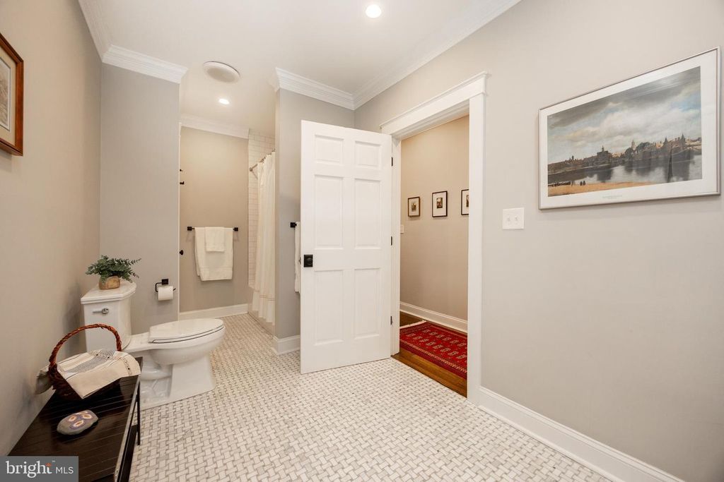 Image 21 of property listing at 57 GRUBB RD, Malvern, PA 19355