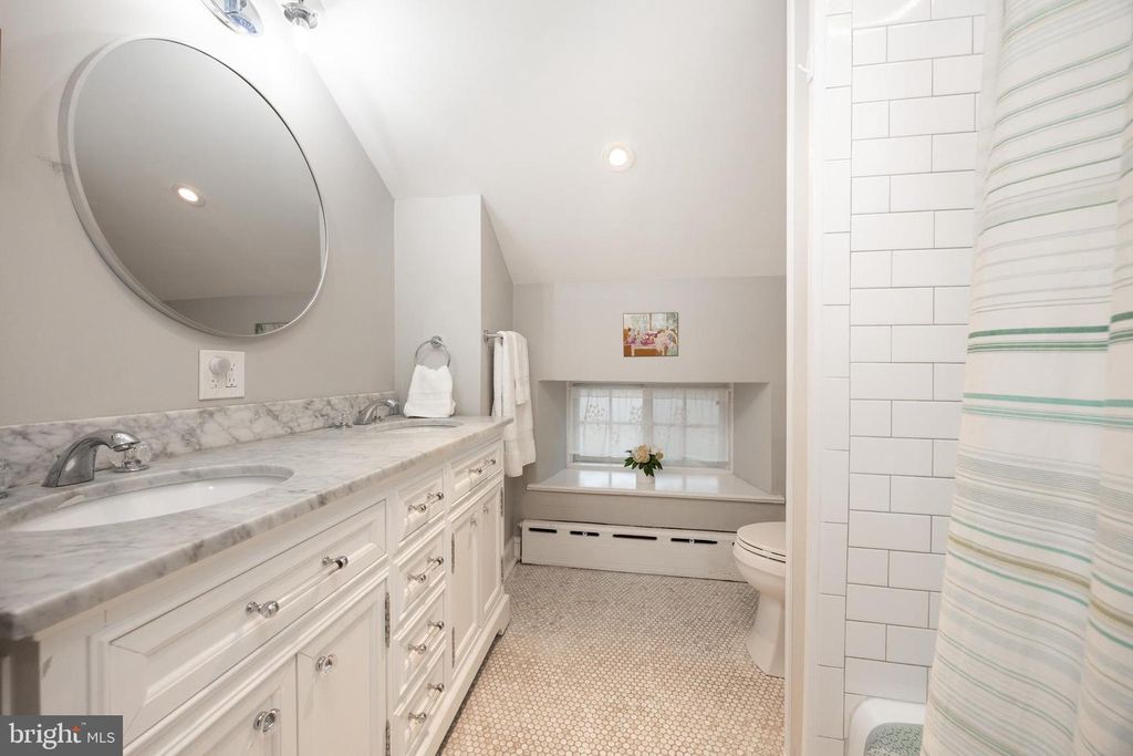 Image 31 of property listing at 57 GRUBB RD, Malvern, PA 19355