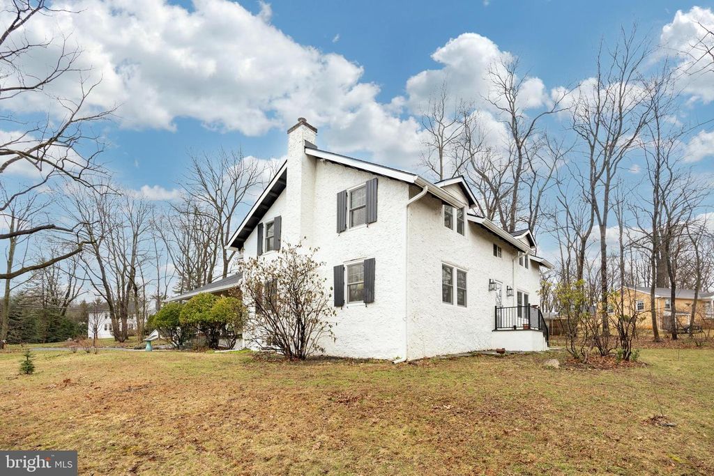 Image 34 of property listing at 57 GRUBB RD, Malvern, PA 19355