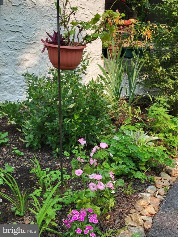 Image 40 of property listing at 57 GRUBB RD, Malvern, PA 19355