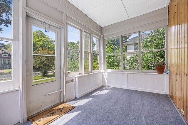 1035 University Drive N, Fargo, ND 58102