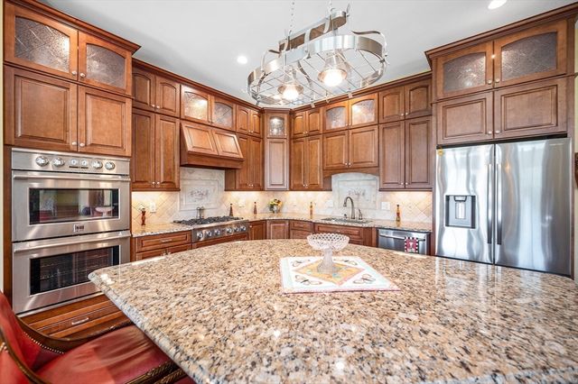 1030 North St, Tewksbury, MA 01876