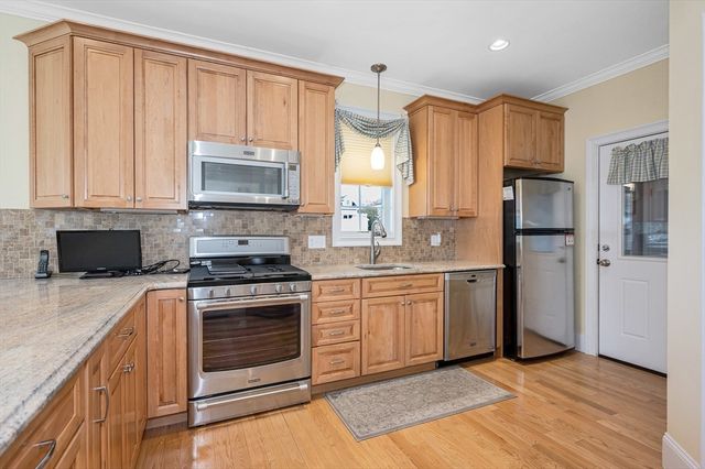 1030 North St, Tewksbury, MA 01876