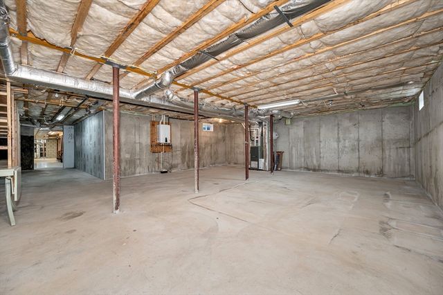 1030 North St, Tewksbury, MA 01876