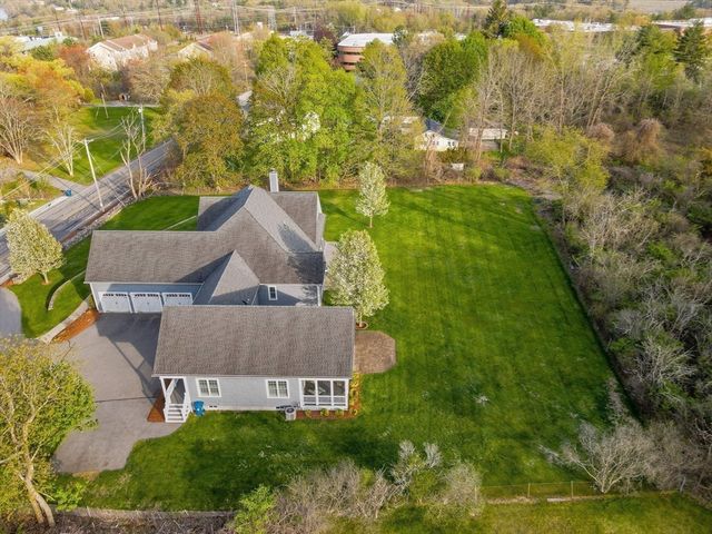 1030 North St, Tewksbury, MA 01876