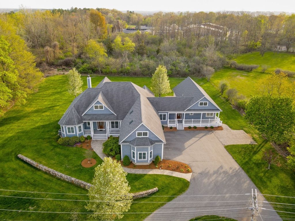 1030 North St, Tewksbury, MA 01876