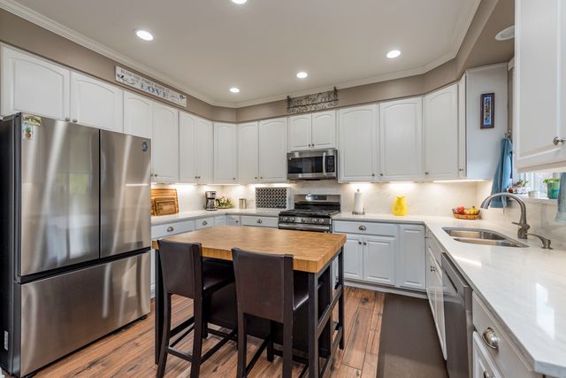 301 English Lane, Winthrop Harbor, IL 60096