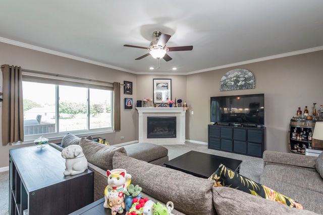 301 English Lane, Winthrop Harbor, IL 60096
