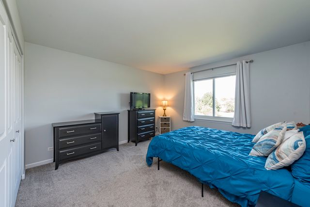 301 English Lane, Winthrop Harbor, IL 60096