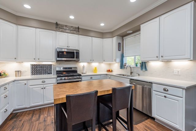 301 English Lane, Winthrop Harbor, IL 60096