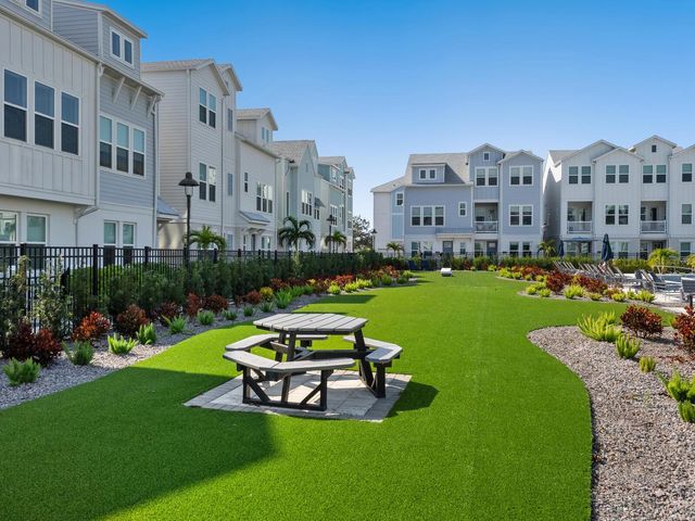 2337 LINDSTROM STREET, Sarasota, FL 34237