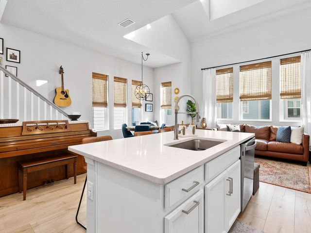 2337 LINDSTROM STREET, Sarasota, FL 34237