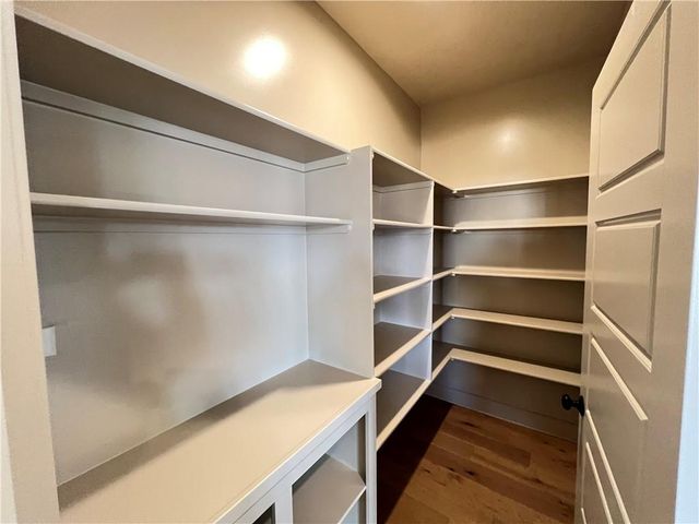 17829 Rainbow Boulevard, Overland Park, KS 66085