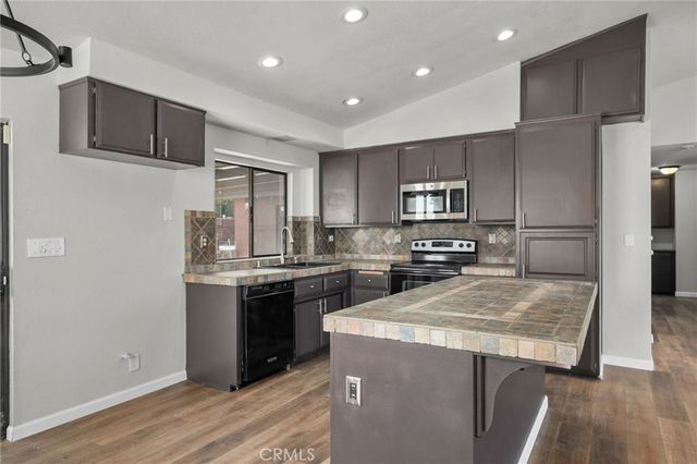 28850 Vacation Drive, Canyon Lake, CA 92587