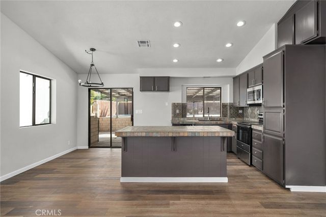 28850 Vacation Drive, Canyon Lake, CA 92587