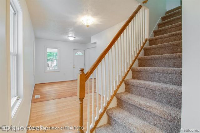 816 Comfort Street, Lansing, MI 48915