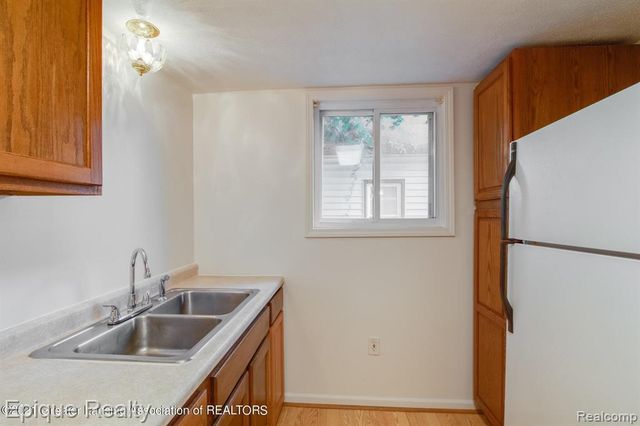 816 Comfort Street, Lansing, MI 48915