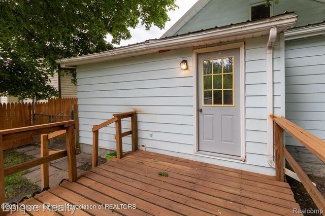 816 Comfort Street, Lansing, MI 48915