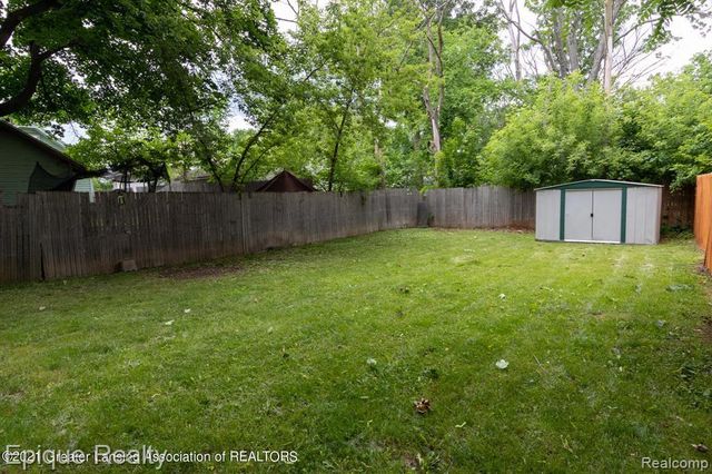 816 Comfort Street, Lansing, MI 48915