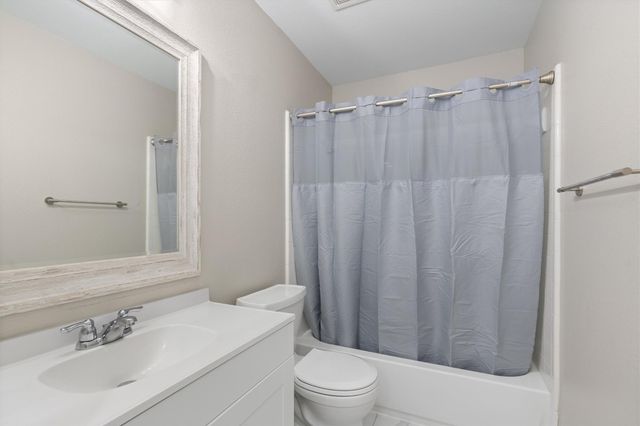 403 Lakemont DR, Hutto, TX 78634