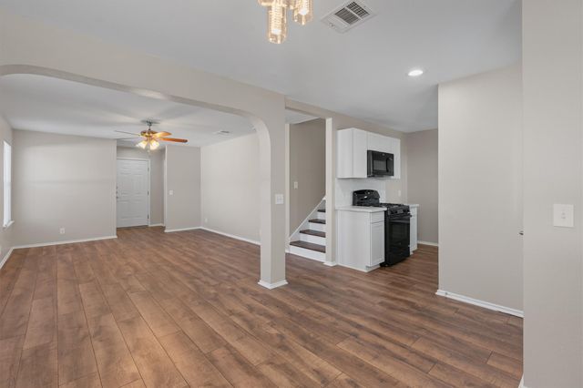 403 Lakemont DR, Hutto, TX 78634