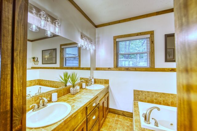 6207 Point Lavista, Malakoff, TX 75148