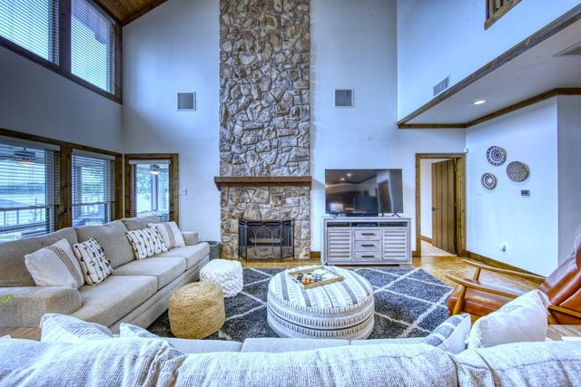 6207 Point Lavista, Malakoff, TX 75148