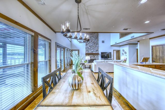 6207 Point Lavista, Malakoff, TX 75148