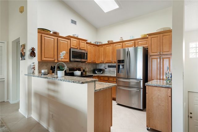 255 Grand Royale Circle 204, Vero Beach, FL 32962