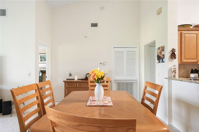 255 Grand Royale Circle 204, Vero Beach, FL 32962