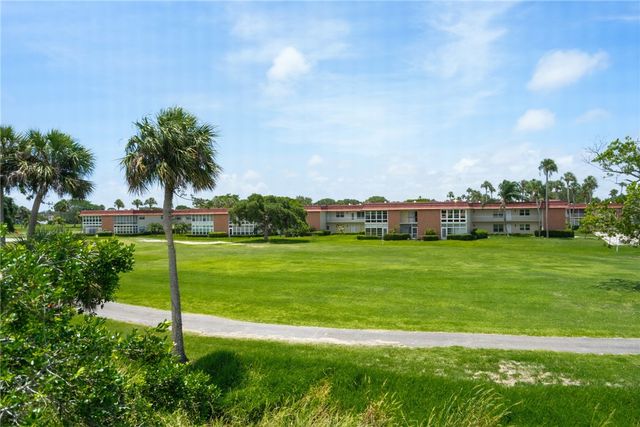 255 Grand Royale Circle 204, Vero Beach, FL 32962