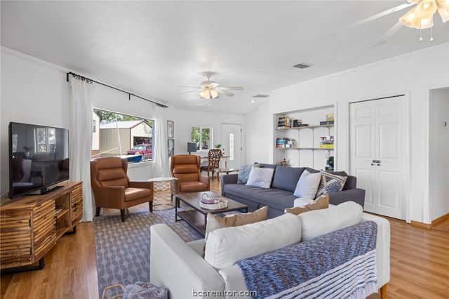 20559 Red Bud Court, Thornton, TX 76687