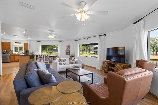 20559 Red Bud Court, Thornton, TX 76687