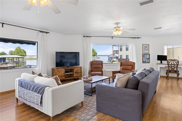 20559 Red Bud Court, Thornton, TX 76687