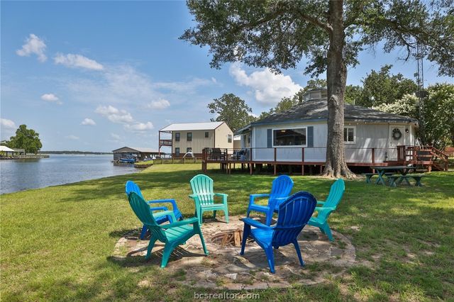 20559 Red Bud Court, Thornton, TX 76687