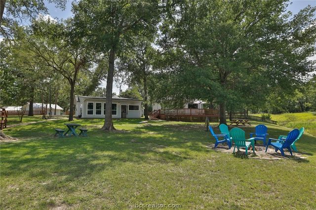 20559 Red Bud Court, Thornton, TX 76687