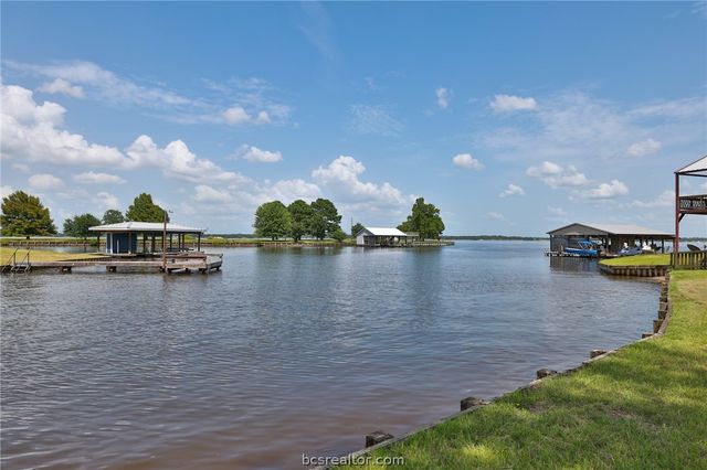 20559 Red Bud Court, Thornton, TX 76687