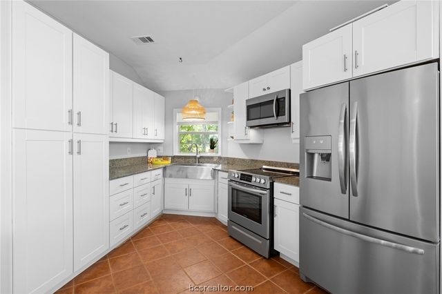 20559 Red Bud Court, Thornton, TX 76687