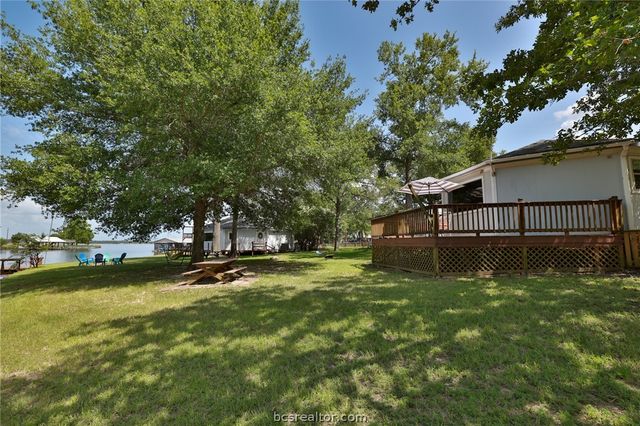 20559 Red Bud Court, Thornton, TX 76687