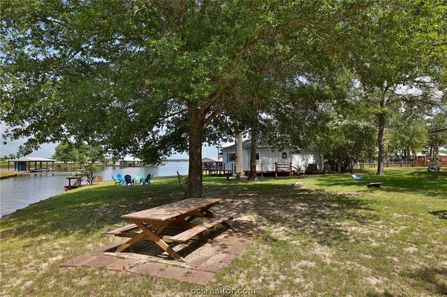 20559 Red Bud Court, Thornton, TX 76687