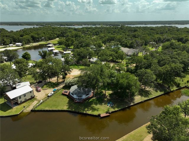 20559 Red Bud Court, Thornton, TX 76687