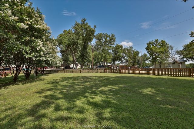 20559 Red Bud Court, Thornton, TX 76687