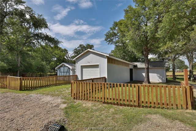 20559 Red Bud Court, Thornton, TX 76687