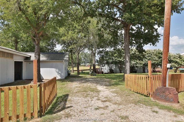 20559 Red Bud Court, Thornton, TX 76687